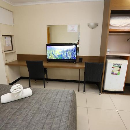 מקיי Miners Lodge Motor Inn מראה חיצוני תמונה