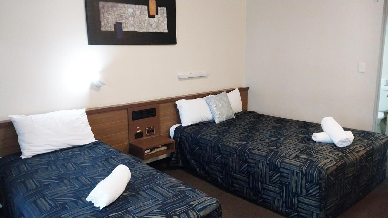 מקיי Miners Lodge Motor Inn מראה חיצוני תמונה