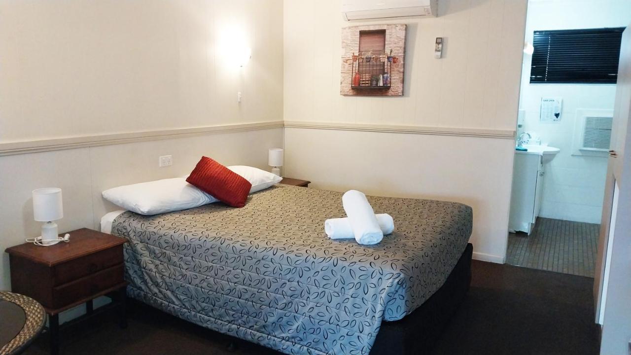מקיי Miners Lodge Motor Inn מראה חיצוני תמונה