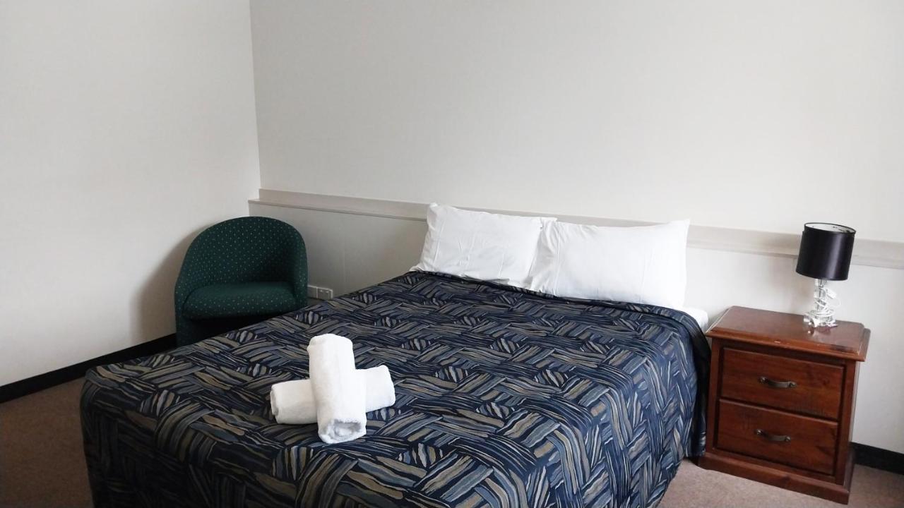 מקיי Miners Lodge Motor Inn מראה חיצוני תמונה