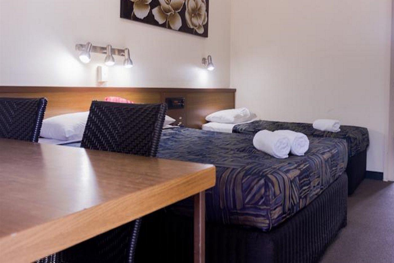 מקיי Miners Lodge Motor Inn מראה חיצוני תמונה