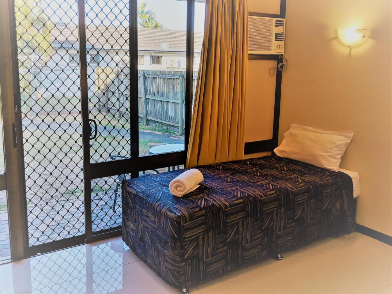 מקיי Miners Lodge Motor Inn מראה חיצוני תמונה