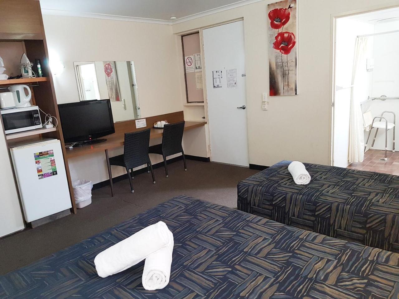 מקיי Miners Lodge Motor Inn מראה חיצוני תמונה