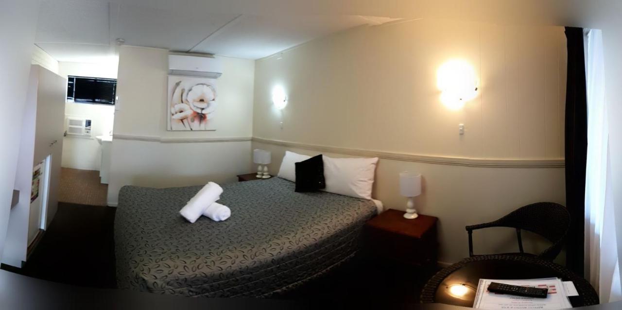 מקיי Miners Lodge Motor Inn מראה חיצוני תמונה