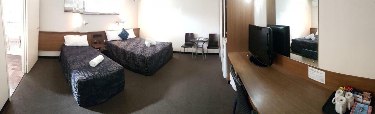 מקיי Miners Lodge Motor Inn מראה חיצוני תמונה